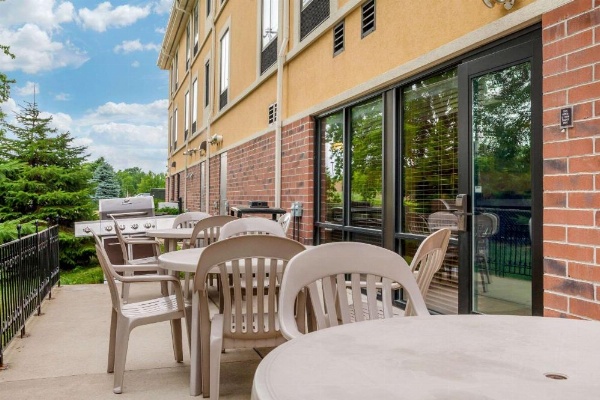 Sleep Inn & Suites Airport image 20