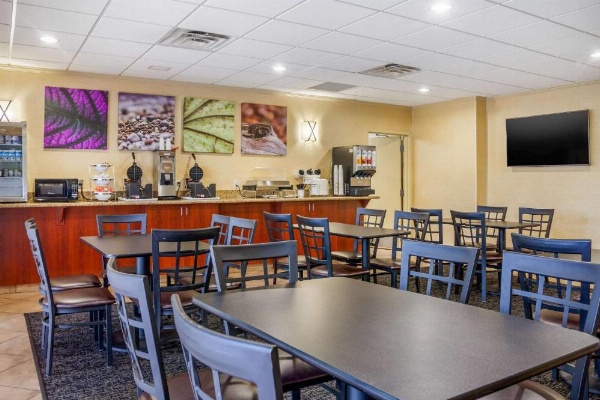 Sleep Inn & Suites Airport image 24